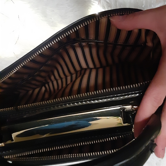 Shiny black purse - Picture 4 of 8